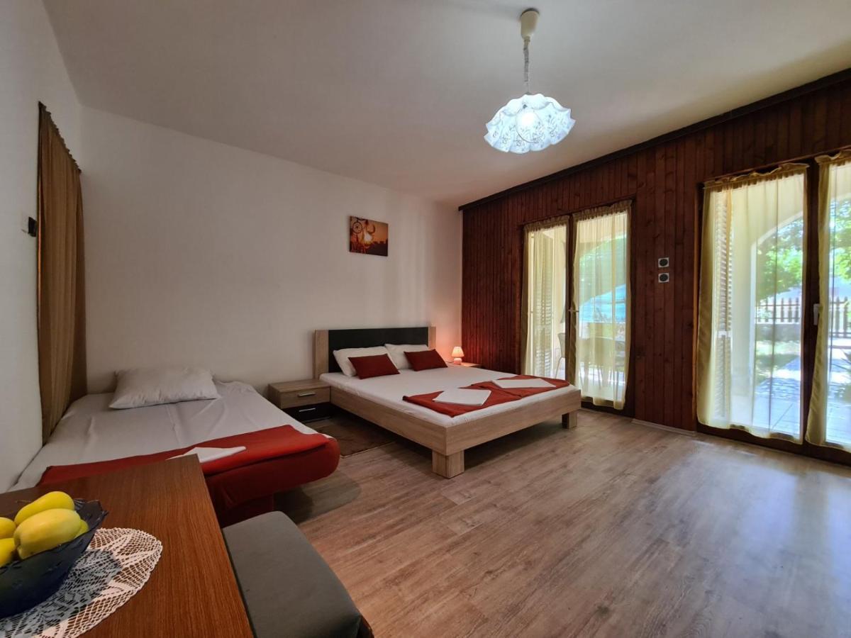 Apartments Zlatko 1397 Štinjan Exterior foto